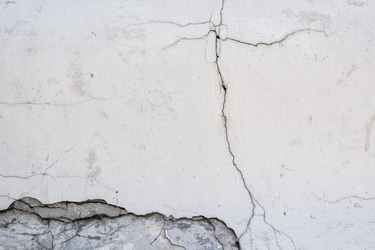 How to Repair a Cracked Wall: Tips and Tricks